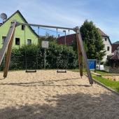 Bild vom Spielplatz anzeigen.