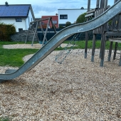 Bild vom Spielplatz anzeigen.