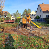 Bild vom Spielplatz anzeigen.