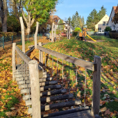 Bild vom Spielplatz anzeigen.