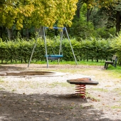 Bild vom Spielplatz anzeigen.
