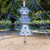 Bild vom Spielplatz anzeigen.