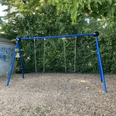 Bild vom Spielplatz anzeigen.