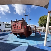 Bild vom Spielplatz anzeigen.