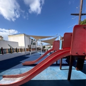 Bild vom Spielplatz anzeigen.