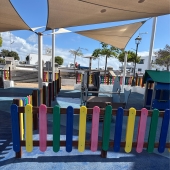 Bild vom Spielplatz anzeigen.