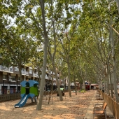 Bild vom Spielplatz anzeigen.