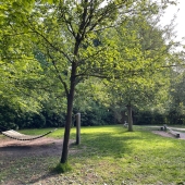 Bild vom Spielplatz anzeigen.