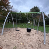 Bild vom Spielplatz anzeigen.