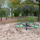 Bild vom Spielplatz anzeigen.