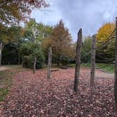 Bild vom Spielplatz anzeigen.