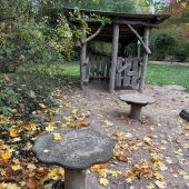 Bild vom Spielplatz anzeigen.