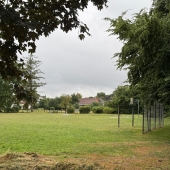 Bild vom Spielplatz anzeigen.