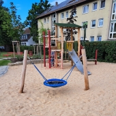 Bild vom Spielplatz anzeigen.