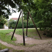 Bild vom Spielplatz anzeigen.