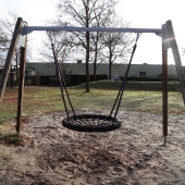 Bild vom Spielplatz anzeigen.