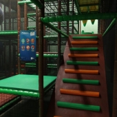 Bild vom Spielplatz anzeigen.