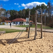 Bild vom Spielplatz anzeigen.
