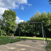 Bild vom Spielplatz anzeigen.