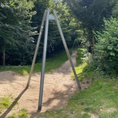 Bild vom Spielplatz anzeigen.