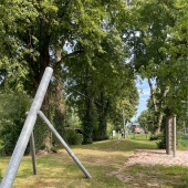 Bild vom Spielplatz anzeigen.
