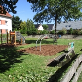 Bild vom Spielplatz anzeigen.