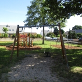 Bild vom Spielplatz anzeigen.