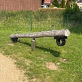 Bild vom Spielplatz anzeigen.