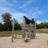 Bild vom Spielplatz anzeigen.