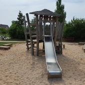 Bild vom Spielplatz anzeigen.