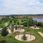 Bild vom Spielplatz anzeigen.