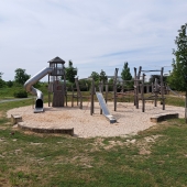 Bild vom Spielplatz anzeigen.