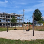 Bild vom Spielplatz anzeigen.