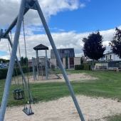 Bild vom Spielplatz anzeigen.