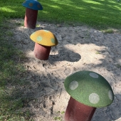Bild vom Spielplatz anzeigen.