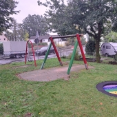 Bild vom Spielplatz anzeigen.