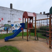 Bild vom Spielplatz anzeigen.