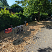 Bild vom Spielplatz anzeigen.