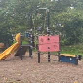 Bild vom Spielplatz anzeigen.