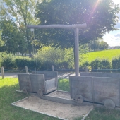 Bild vom Spielplatz anzeigen.