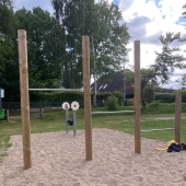 Bild vom Spielplatz anzeigen.
