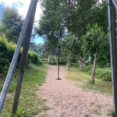Bild vom Spielplatz anzeigen.