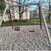 Bild vom Spielplatz anzeigen.