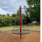 Bild vom Spielplatz anzeigen.
