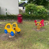 Bild vom Spielplatz anzeigen.