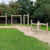 Bild vom Spielplatz anzeigen.