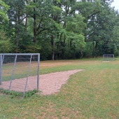 Bild vom Spielplatz anzeigen.