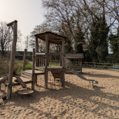 Bild vom Spielplatz anzeigen.