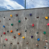 Bild vom Spielplatz anzeigen.