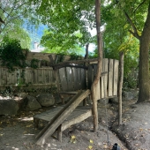Bild vom Spielplatz anzeigen.